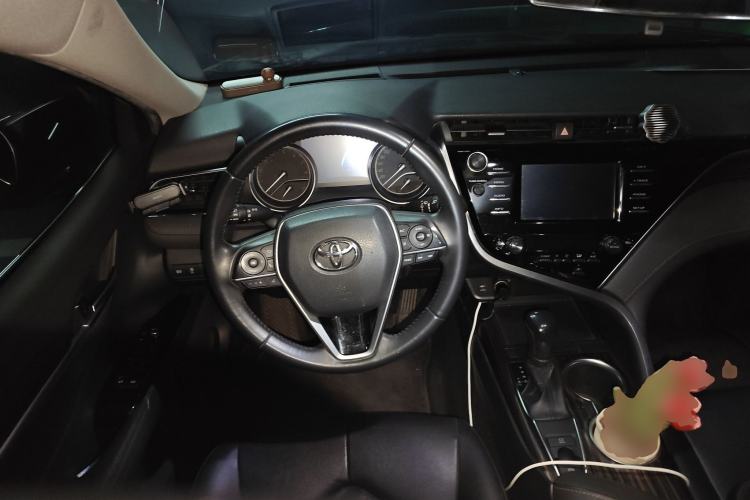 Used Toyota Camry 2018 2.0G Luxury Edition
