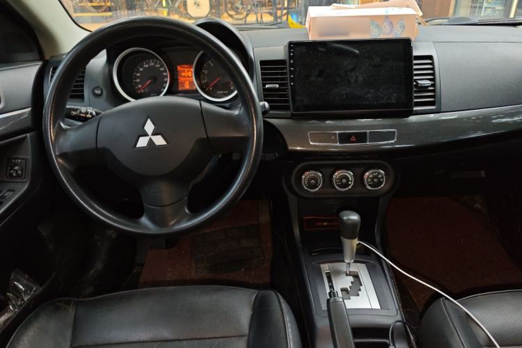 Used Mitsubishi Lancer EX 2013 Fashion Edition 1.8L CVT Comfort Version Center Console