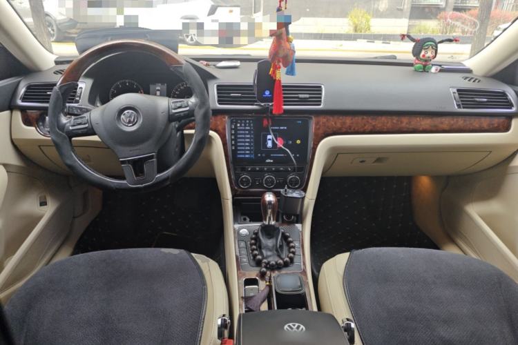 Used Volkswagen Passat 2011 2.0 TSI DSG Ultimate Edition Center Console