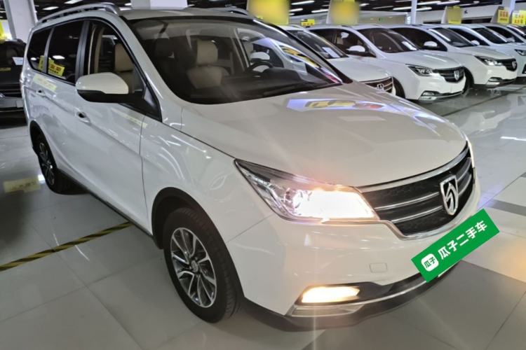 Used Baojun 730 2017 1.5T Manual Fashion Version 7 Seats China V Emission Standard