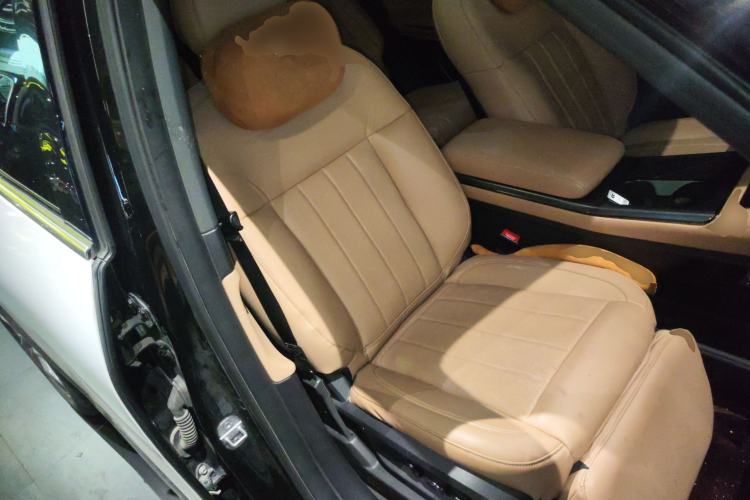 Used Nio ES8 2022 100kWh Signature Edition Six-Seater Right Front Seat