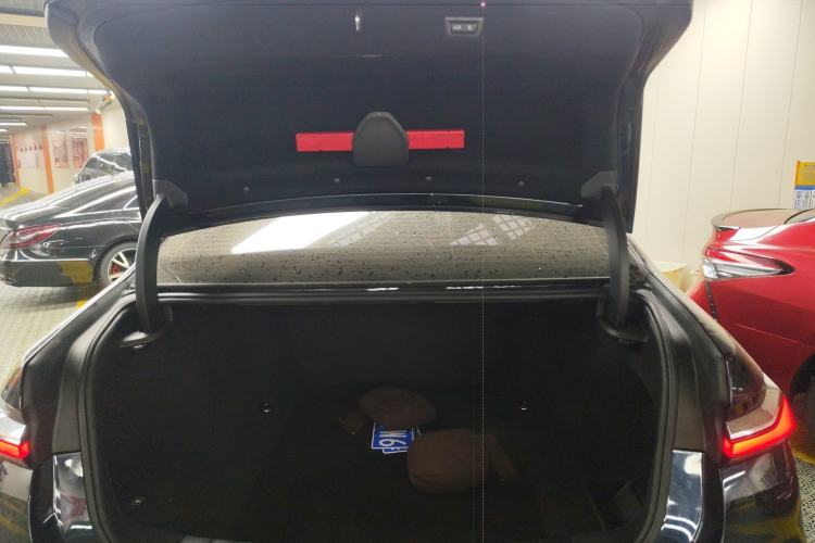 Used BMW 7 Series 2023 735Li M Sport Package Trunk