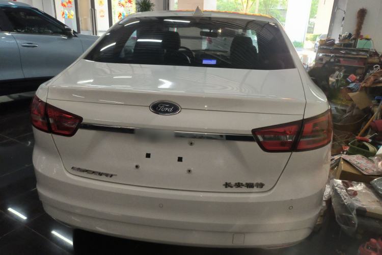 Used Ford Escort 2015 1.5L Automatic Fashion Model