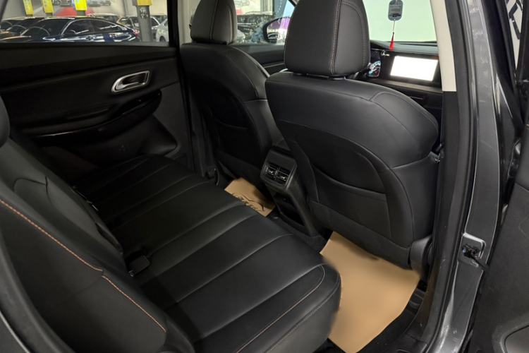 Used CHANGAN OSHAN X7 PLUS 2023 Enjoy Edition 1.5T Automatic Smart Edition 7-Seater Interior 9