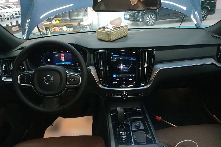 Used Volvo S60 2023 B4 Zhiyi Luxury Edition