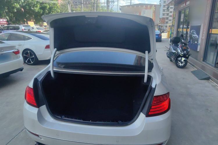 Used BMW 5 Series 2014 525Li Luxury Design Package Trunk