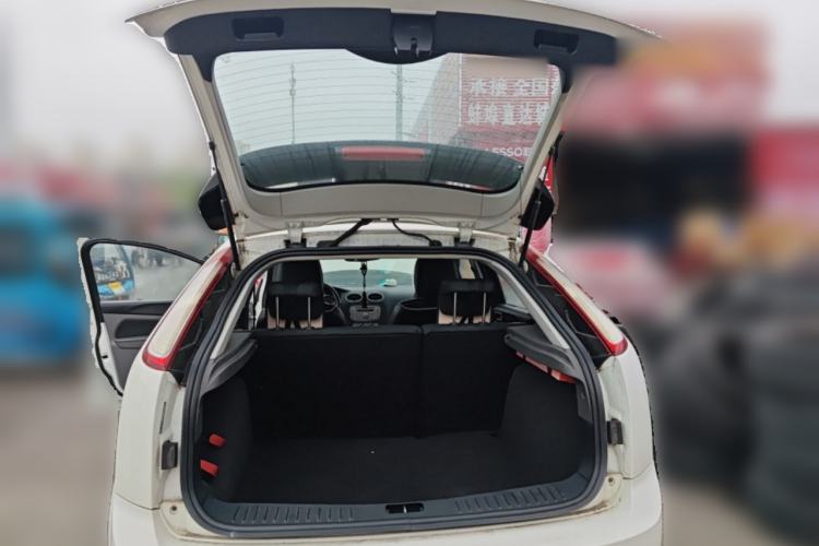 Used Ford Focus 2013 Hatchback Classic 1.8L Manual Base Model Trunk