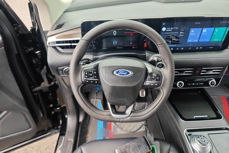 Used Ford Edge 2021 PLUS EcoBoost 245 Two-Wheel-Drive Titanium 7-Seater
