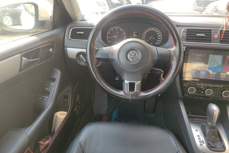 Used Volkswagen Sagitar 2014 1.6L Automatic Comfort Model Steering Wheel