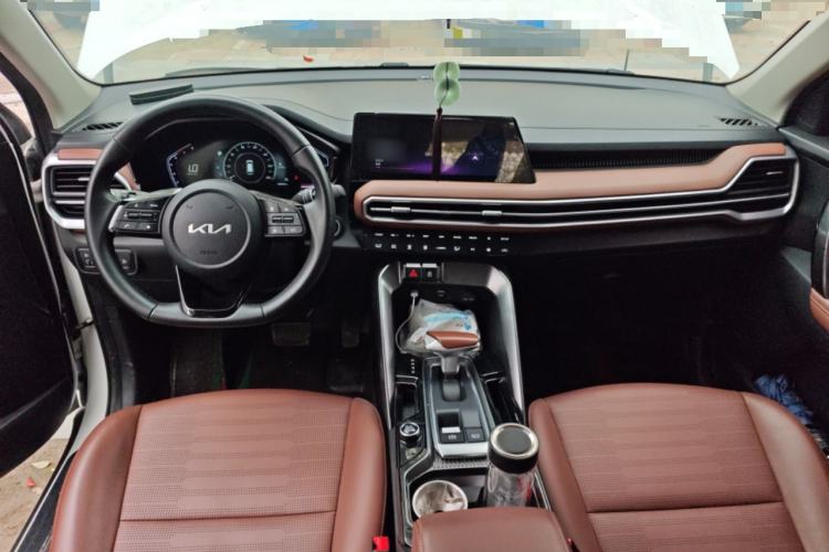 Used Kia Sportage R 2021 Ace 2.0L Splendid Edition Center Console