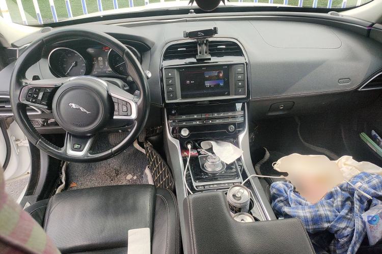 Used Jaguar XE 2015 2.0T 200 PS R-Sport