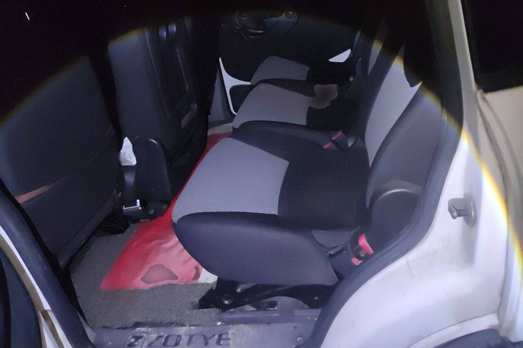 Used Zotye M300 2010 1.6L Gasoline Standard 6-Seater