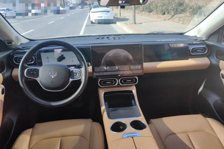 Used Leapmotor C11 2024 Pure Electric 515 Smart Drive Edition Center Console