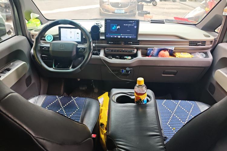 Used Farizon Xingxiang V 2025 Xingxiang V7E Functional Edition, Smart Edition, CATL 50.2kWh Center Console