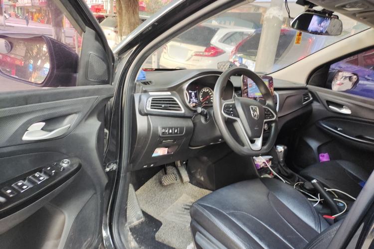 Used Baojun 730 2019 1.5T CVT Fashion Model 7 Seats China V Emission Standard
