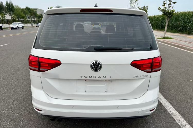 Used Volkswagen Touran 2021 Volkswagen Touran L 280TSI DSG Style Edition 7 Seats
