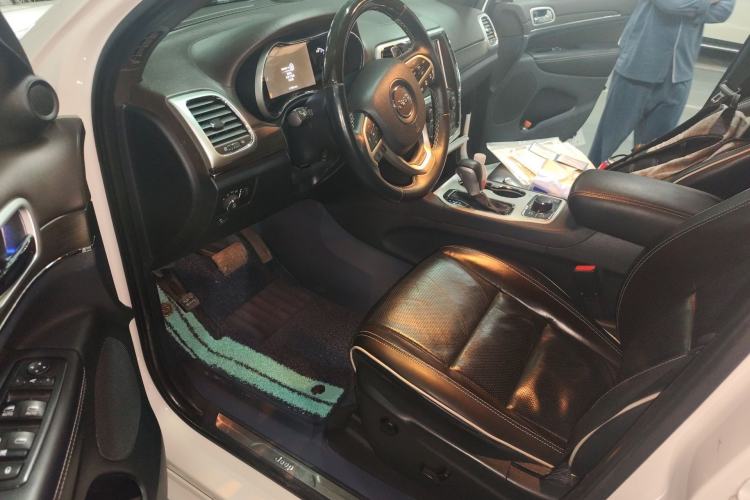 Used Jeep Grand Cherokee 2016 3.6L Luxury Navigation Edition