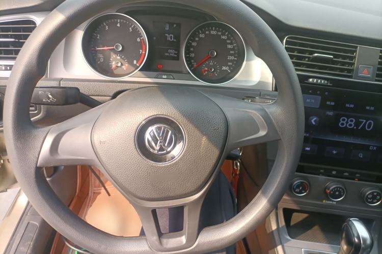 Used Volkswagen Golf 2016 1.6L Automatic Fashion Model