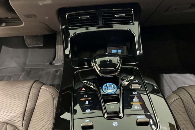 Used BYD Han 2024 DM-i Glory Edition 121KM Elite Model
