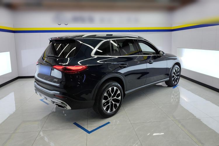 Used Mercedes-Benz GLC 2023 GLC 260 L 4MATIC Dynamic Edition 5-seater