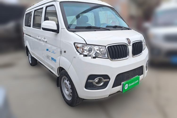 Used Jinbei Hiace X30 2023 1.5L Super-Comfortable Passenger Van 5/6/7-Seater Non-Air-Conditioned Version Model SWC15M
