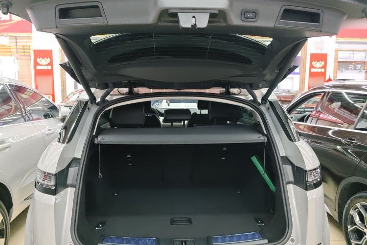 Used Land Rover Range Evoque 2023 Aurora L 249 PS Luxury Edition Trunk