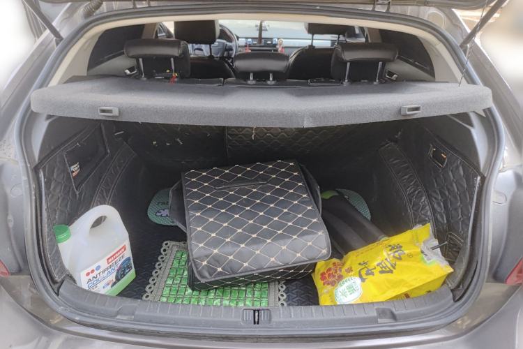 Used Qoros 3 2016 Hatchback 1.6T Automatic ZhiKu Model Trunk