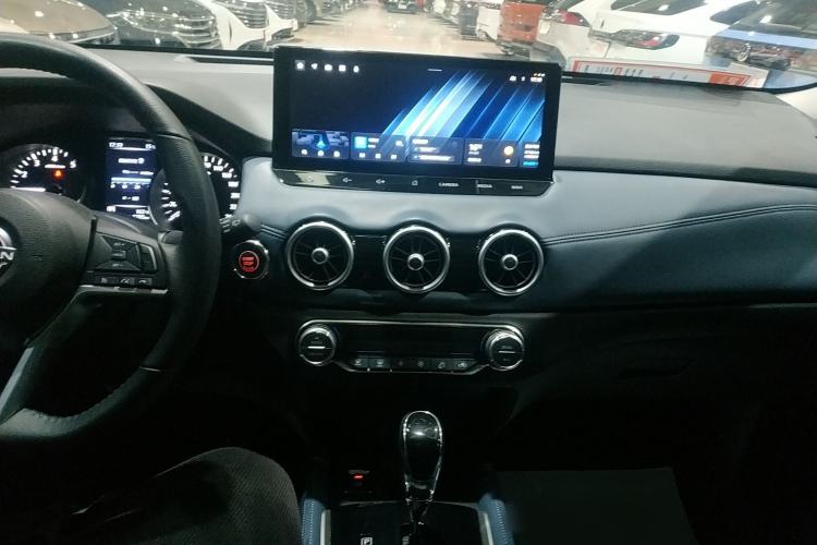 Used Nissan X-Trail 2025 Honor 2.0L Two-Wheel Drive Leading Edition Center Console