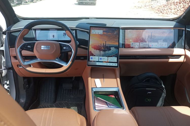 Used Geely Galaxy L7 2025 EM-i 115km Exploration+ Edition Center Console