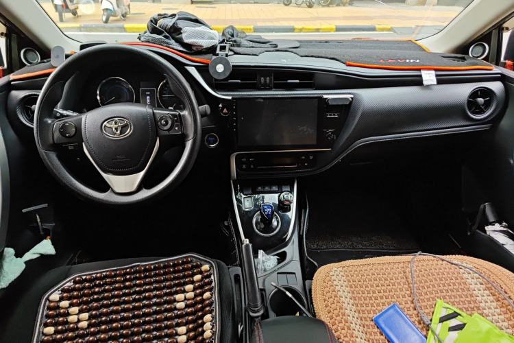 Used Toyota Levin 2017 Revised Dual-Engine 1.8H GS E-CVT Elite Sunroof Version China V Standard Center Console