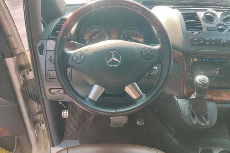 Used Mercedes-Benz Viano 2011 3.5L 125th Anniversary Edition 7 Seats