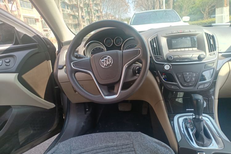 Used Buick Regal 2015 2.0L Leading Fashion Edition