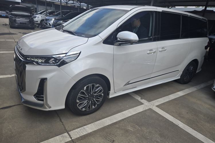 Used SAIC MAXUS G20 2023 Facelifted PLUS 2.0T Gasoline Automatic Luxury Edition