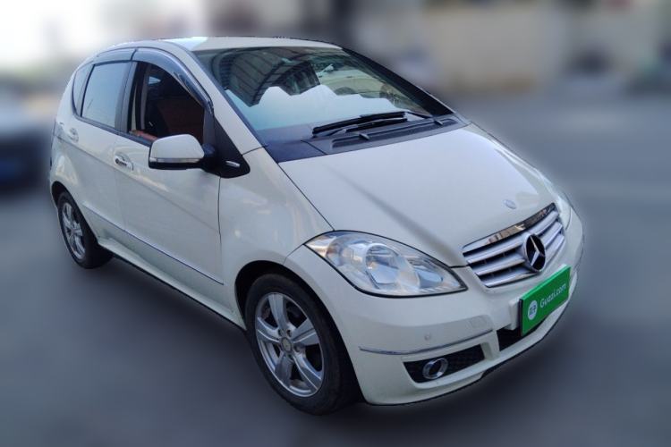 Used Mercedes-Benz A-Class 2011 A 160 Front Right 45 Deg