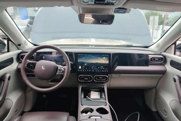 Used Leapmotor C11 2023 Range-Extended 285 Smart Enjoyment Edition Center Console