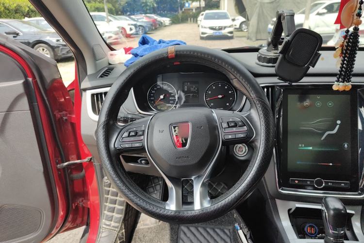 Used Roewe RX5 2019 20T Two-Wheel Drive Automatic 4G Connected Platinum Edition
