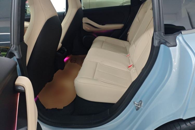 Used Nio ET5 2022 75 kWh Left Rear Seat