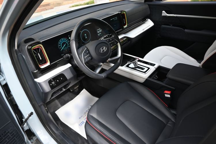 Used Hyundai ix35 2023 Musso 2.0L Flagship Edition TOP Interior 9