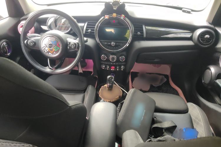 Used MINI MINI 2019 1.5T COOPER Classic Edition Five-Door Version
