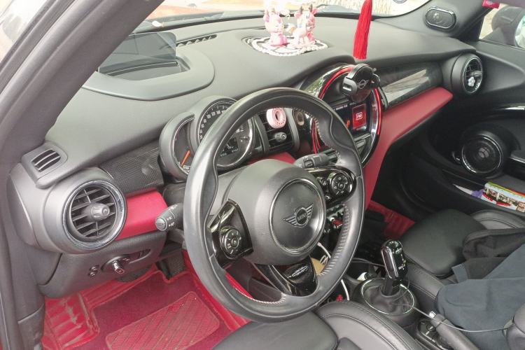 Used MINI 2019 1.5T COOPER CABRIO Temptation Edition Center Console