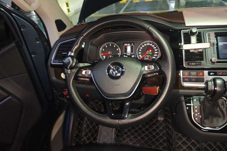 Used Volkswagen Multivan 2018 2.0 TSI Four-Wheel Drive Comfort Edition 7-Seater
