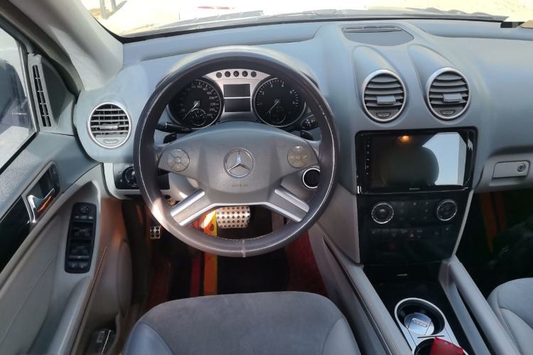 Used Mercedes-Benz M-Class 2010 ML 300 4MATIC