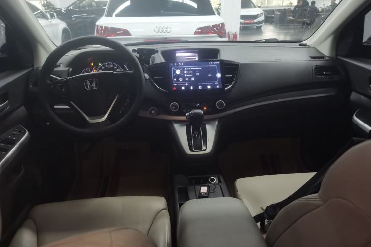Used Honda CR-V 2012 2.4L four-wheel drive luxury version Center Console