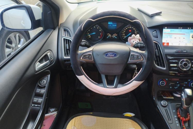 Used Ford Focus 2017 Sedan 1.6L Automatic Fashion Edition Smart Drive Version
