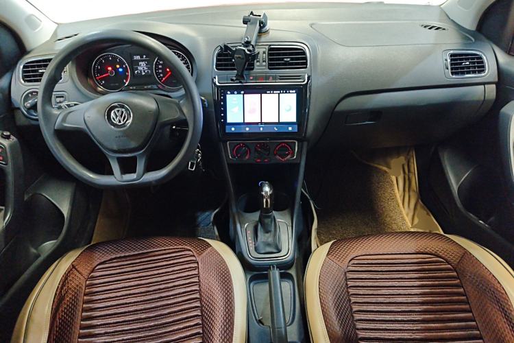 Used Volkswagen Polo 2014 1.4L Automatic Comfort Edition Center Console