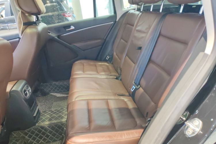 Used Volkswagen Tiguan L 2015 1.8TSI Automatic All-Wheel-Drive Luxury Model