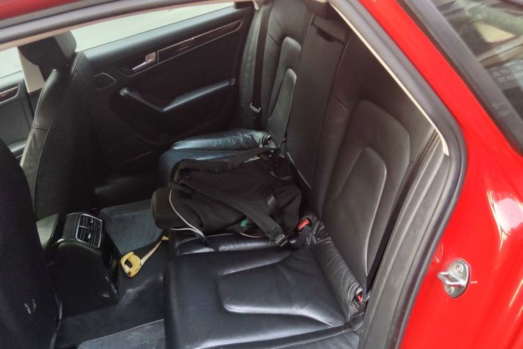 Used Audi A4L 2010 2.0 TFSI Technology Edition Left Rear Seat