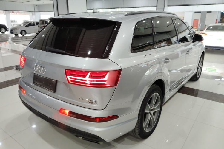 Used Audi Q7 2016 40 TFSI Comfort Model
