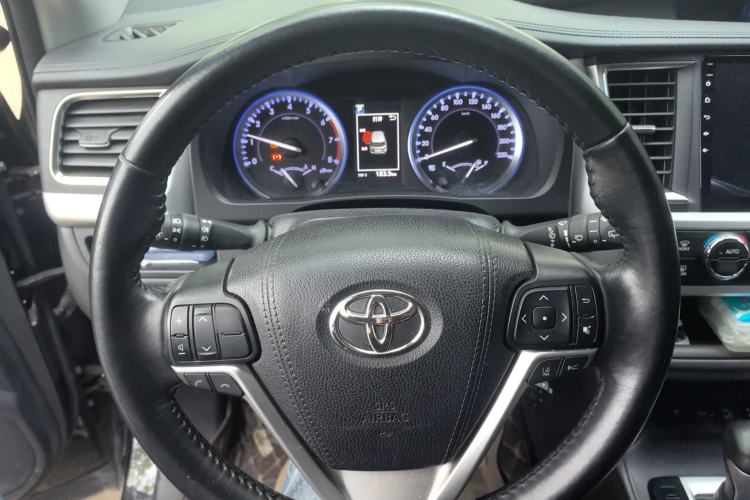 Used Toyota Highlander 2018 2.0T Four-Wheel Drive Prestige Version 7 Seats China V Emission Standard Steering Wheel