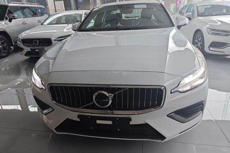 Used Volvo S60 2026 Model B4 Zhiyi Luxury Edition